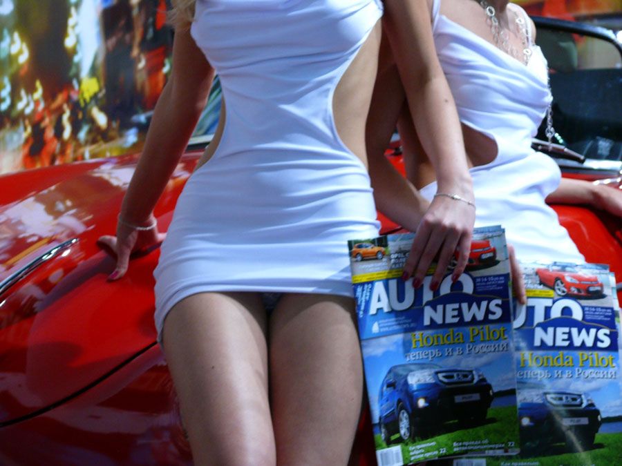 Upskirt creep of a car model by CP Upskirt creep of a car model by CP