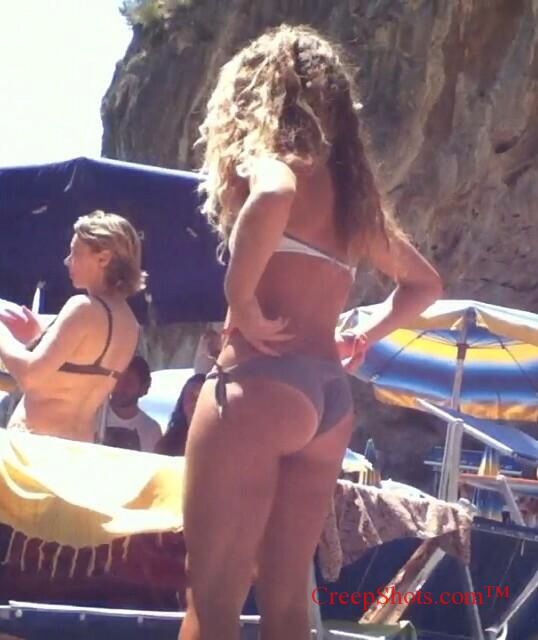 Candid ass bikini creep of a juicy Italian booty