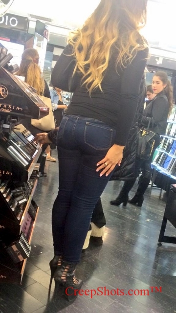 candid phat ass in jeans