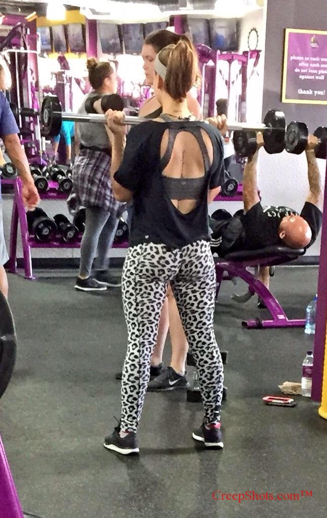 tight fit ass working out