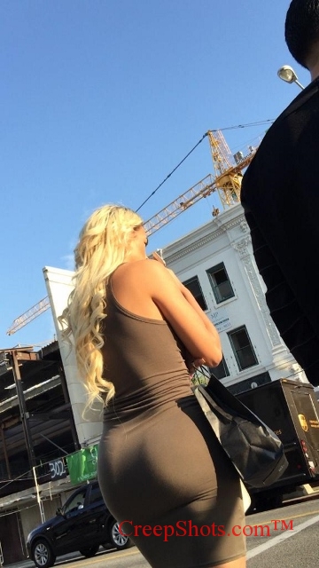 blonde with a sweet phat booty