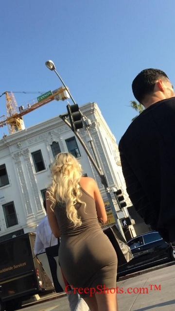 big phat ass on a blonde crossing the street
