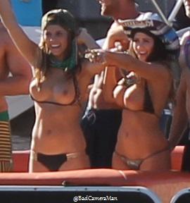 girls flashing their boobs 3