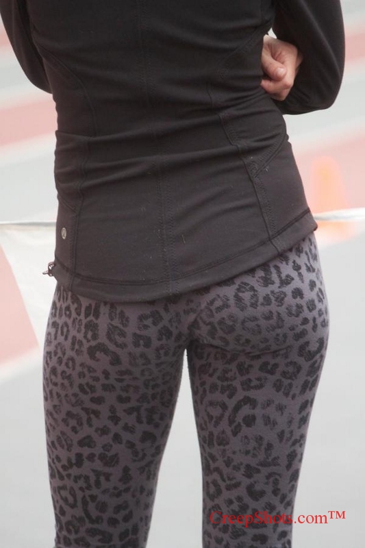 sexy phat ass creeped at an ohio track event