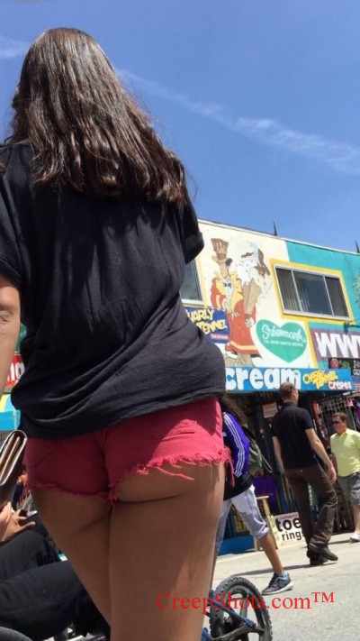 sexy booty in booty shorts