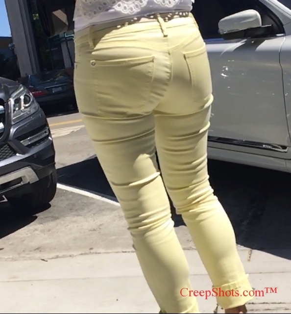 yellow jeans booty