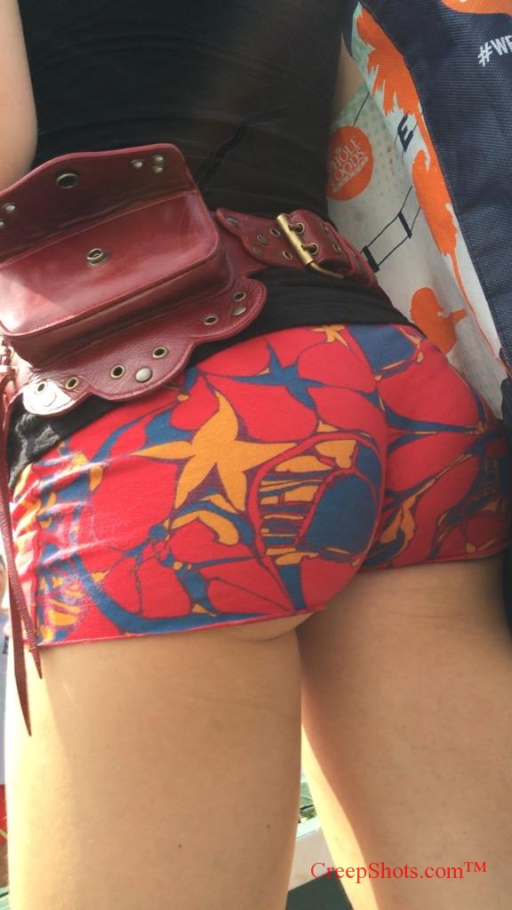 colorful phat booty creep