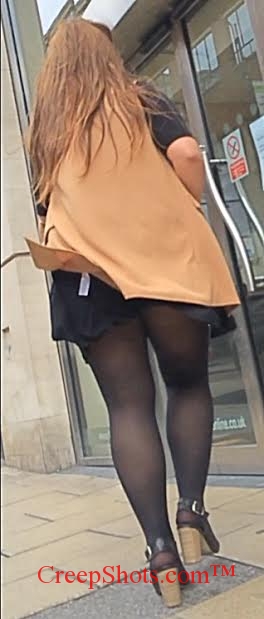 UK upskirt 1 panties creep