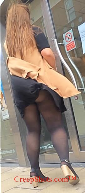 UK upskirt 2 panties creep shot