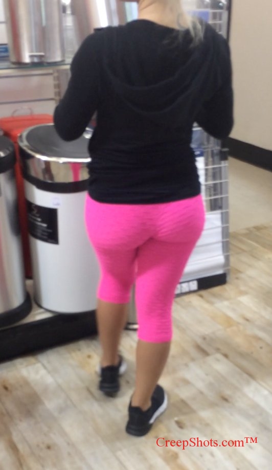 pink yogapants booty 2