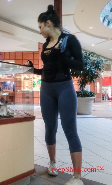 hottie in yoga pants 1