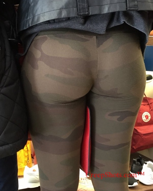 creeping a camo booty in tight leggings