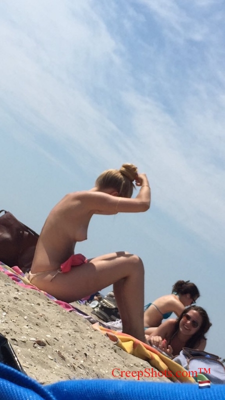 creeping tits on the beach