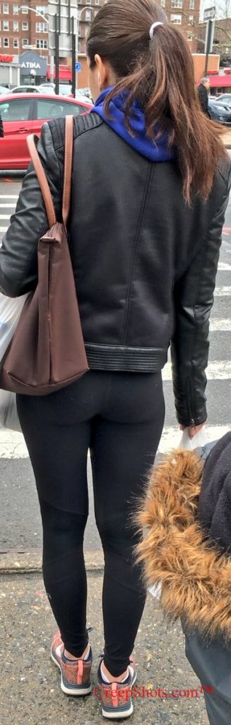 sexy ass in yoga pants