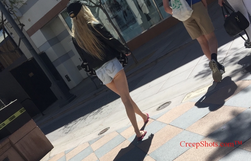 teen ass cheeks creepshot