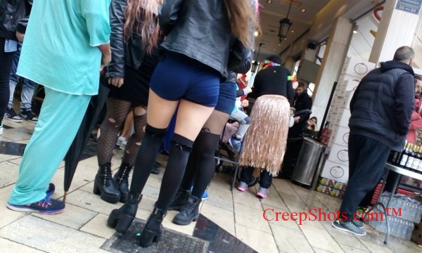 teen with a nice booty