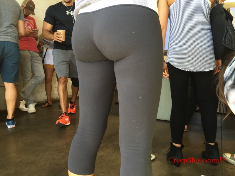 meaty booty creepshot in line for coffee