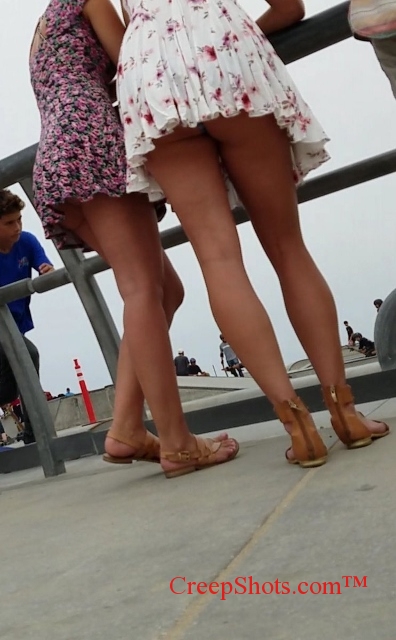 upskirt creepshots at a skate park