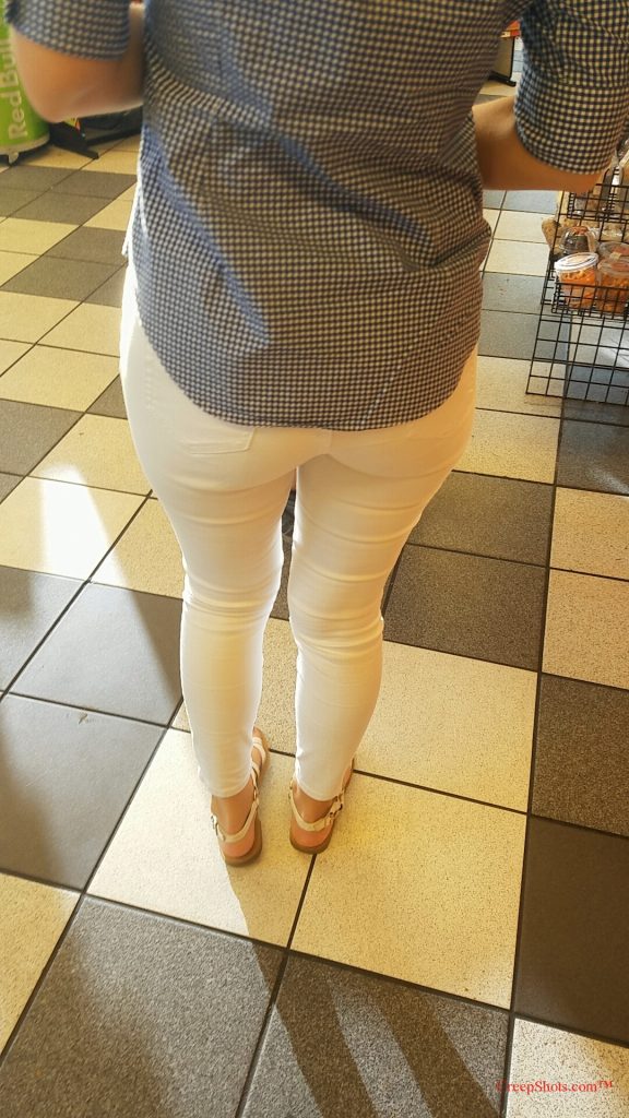 white jeans creep