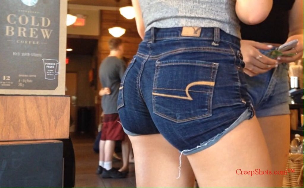 phat-booty-in-jean-shorts