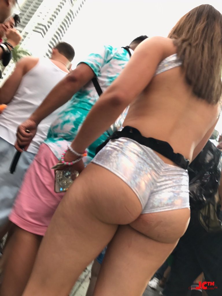 booty-shorts